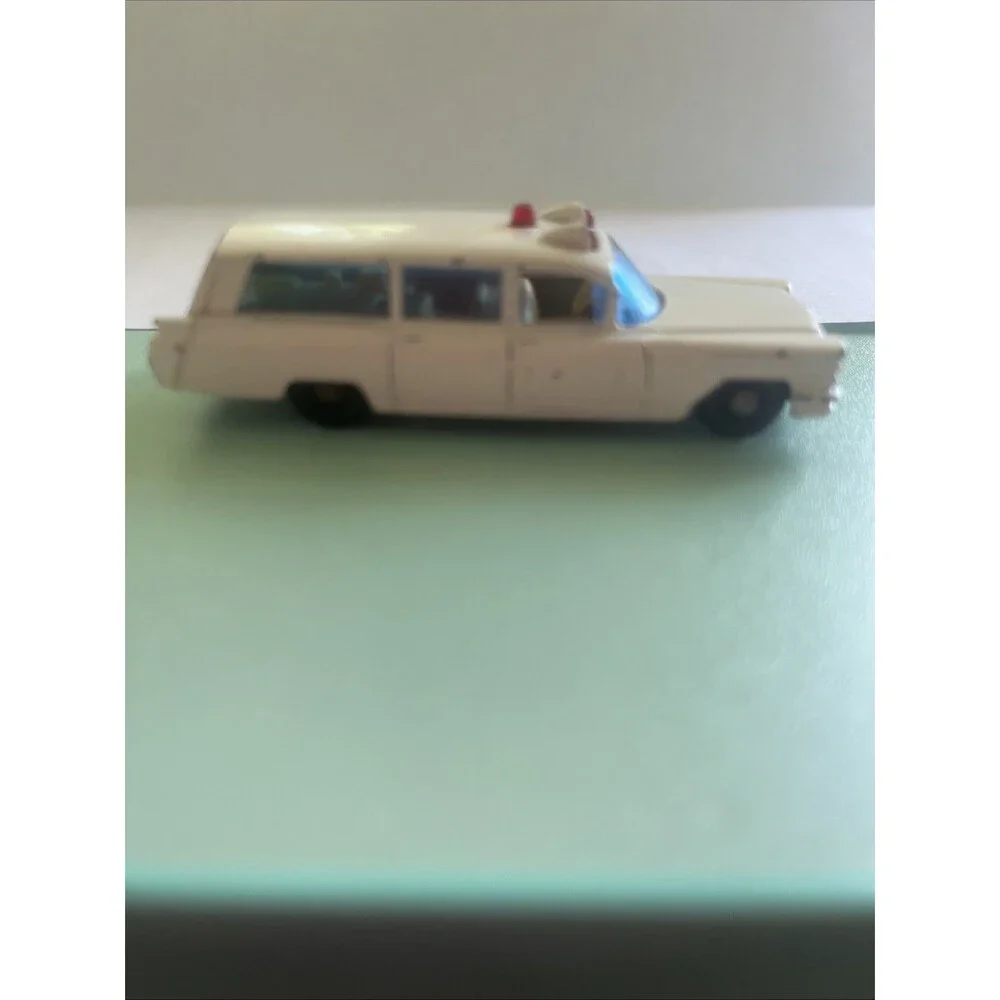 Vintage 1960s Matchbox Lesney #54 White S&S Cadillac Ambulance